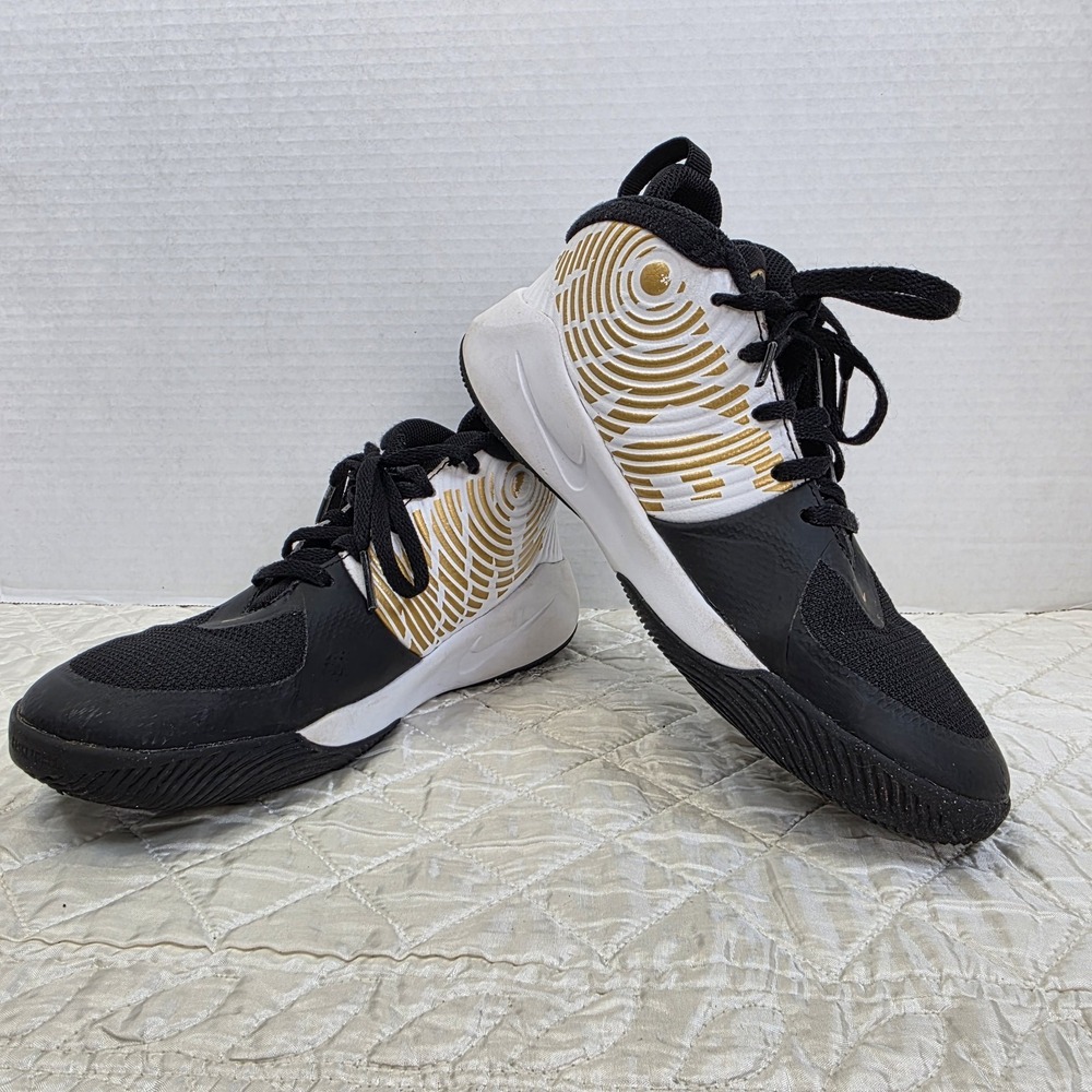 Nike Team Hustle D9 High Top Basketball Shoes Youth 3.5Y Gold White Black